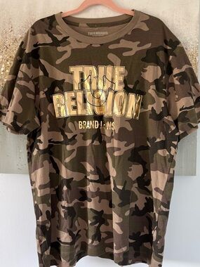 True Religion Metallic Logo Olive and Brown Camo Logo T-Shirt (NWT)